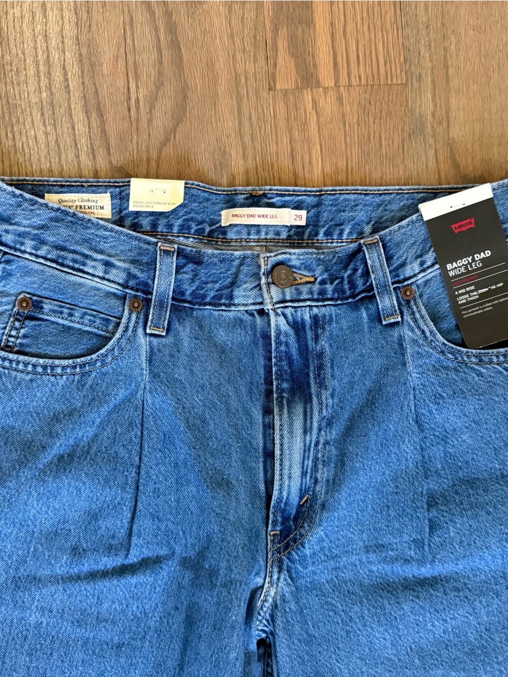 NEW LEVI Baggy Dad Jean - Picture 2 of 6